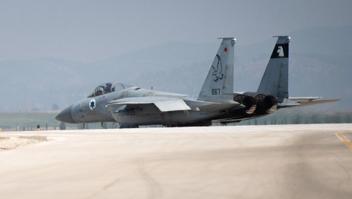 מטוס בז F15 בדרכו לתקיפה בחודיידה בתימן