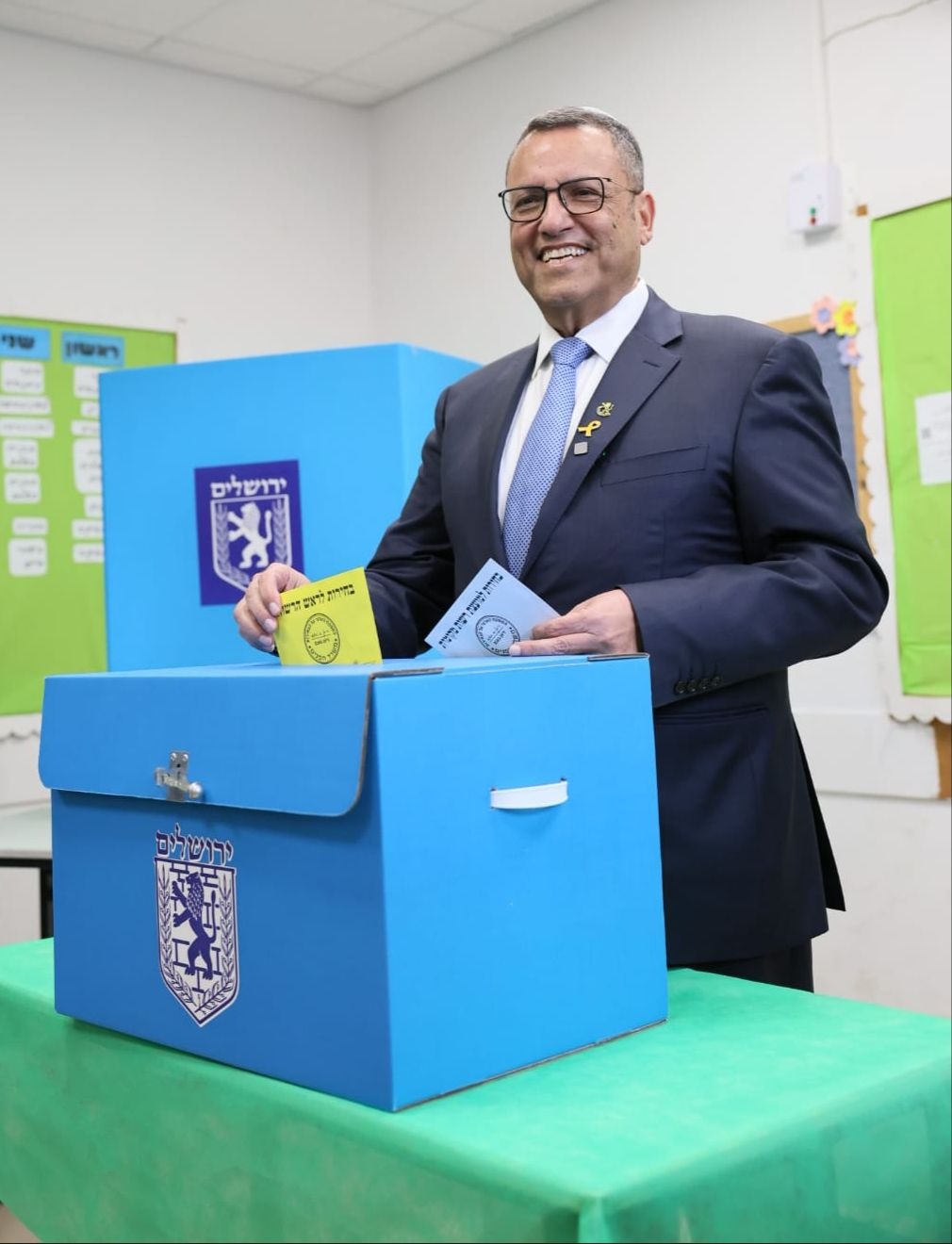 משה ליאון מצביע