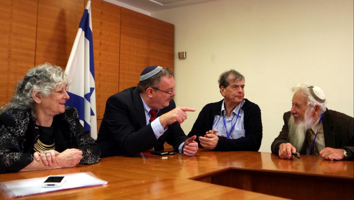 שר המדע דניאל הרשקוביץ נפגש עם זוכי הנובל ישראל אומן, אהרון צ'חנובר ועדה יונת, 2010