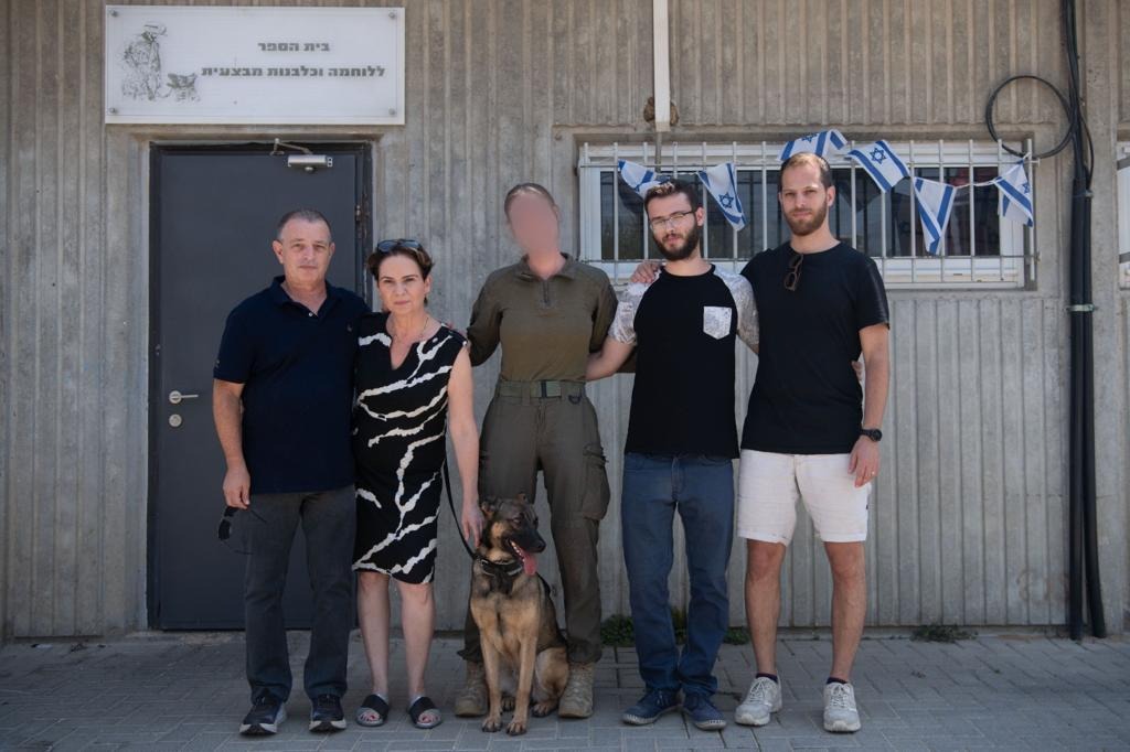 משפחת קימחי בבסיס