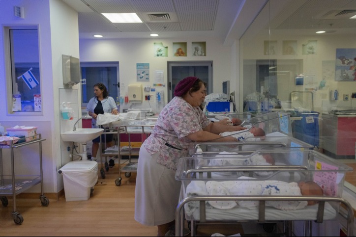 תינוקות נולדים בשנה החדשה בשערי צדק.