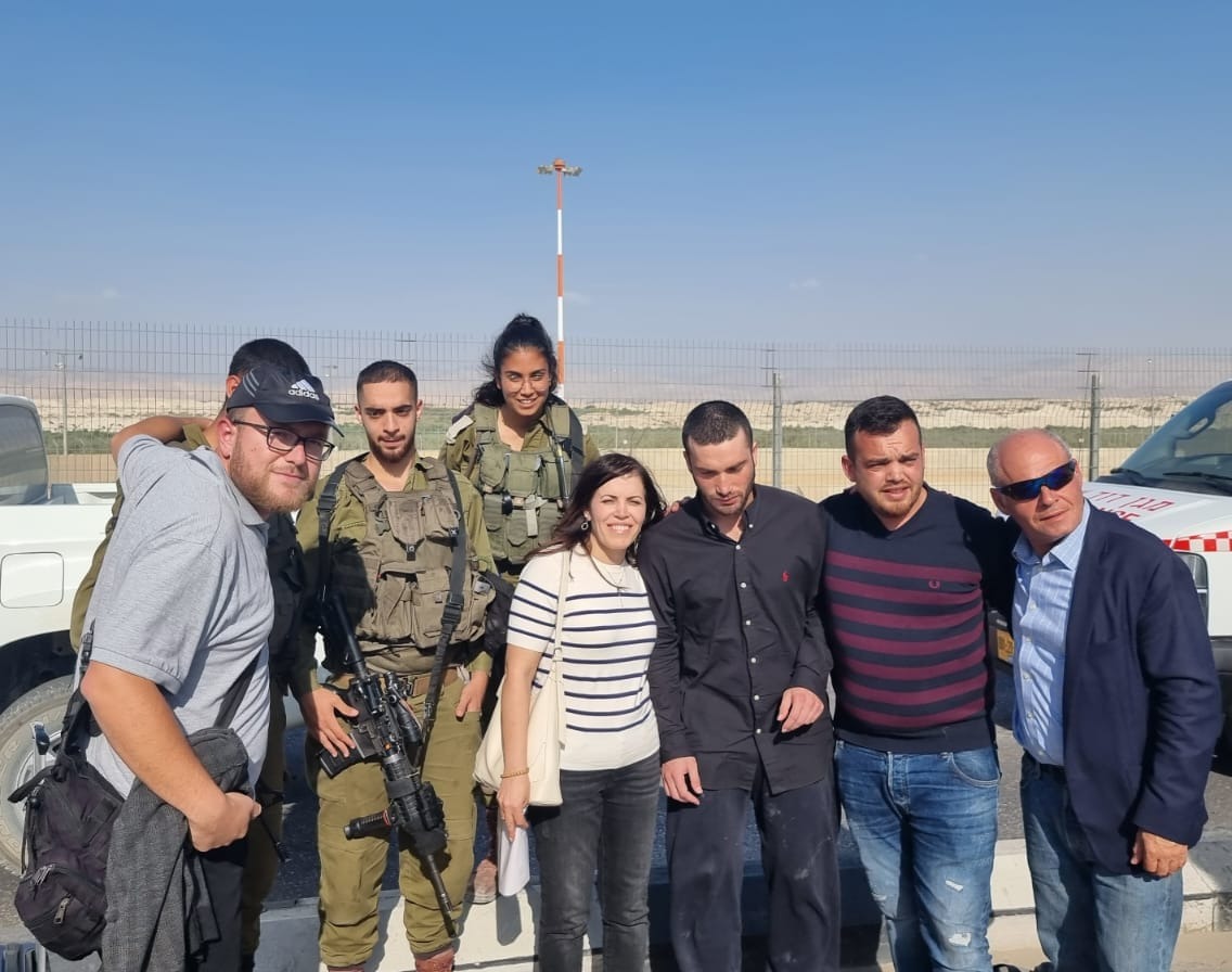 שלום רוטבן עם משפחתו