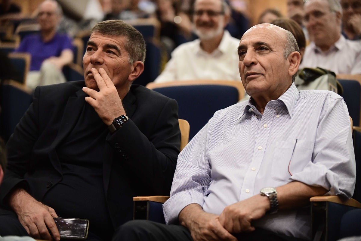 הרמטכ"לים לשעבר, שאול מופז וגביא אשכנזי