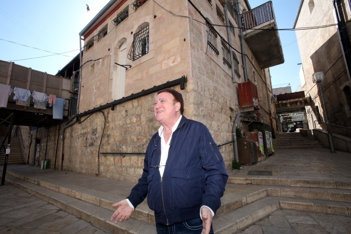יהורם גאון בביקור במאה שערים