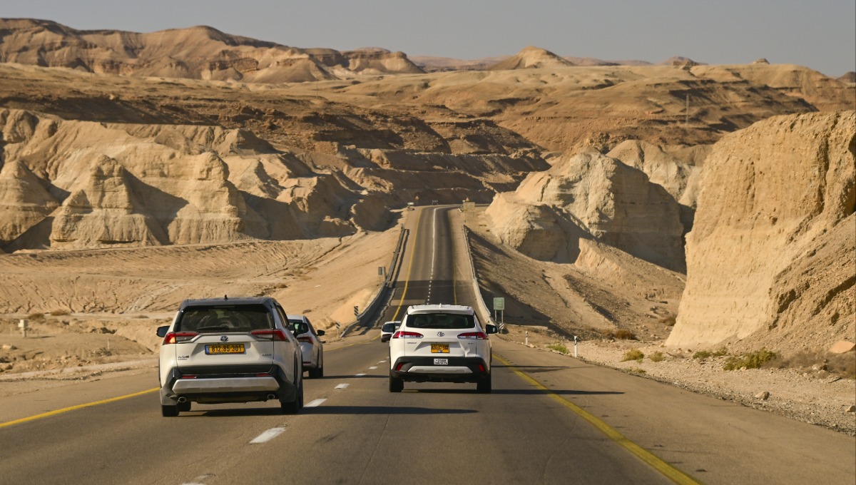 לאחר שעות ארוכות: כביש 90 נפתח לתנועה, שני כבישים עדיין חסומים לנסיעה