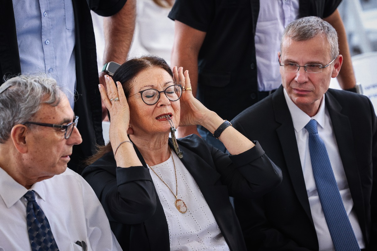 חיות ולוין, התמונה חזקה ממילים