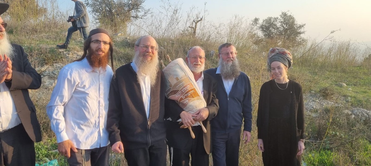 הכנסת ספר התורה