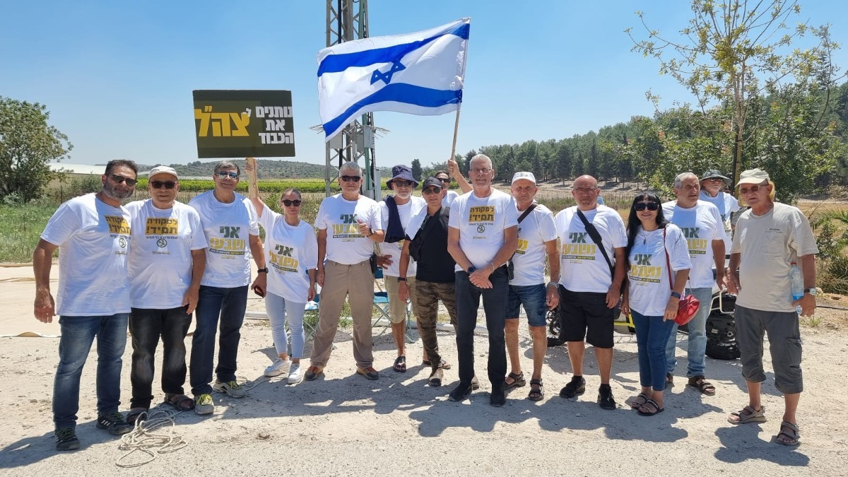 עצרת תמיכה מול ביתו של גלנט