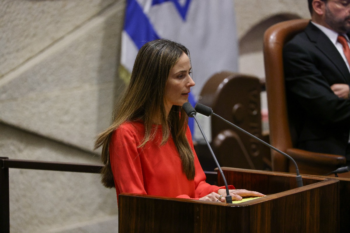 מירב כהן, קלאסית ופשוטה