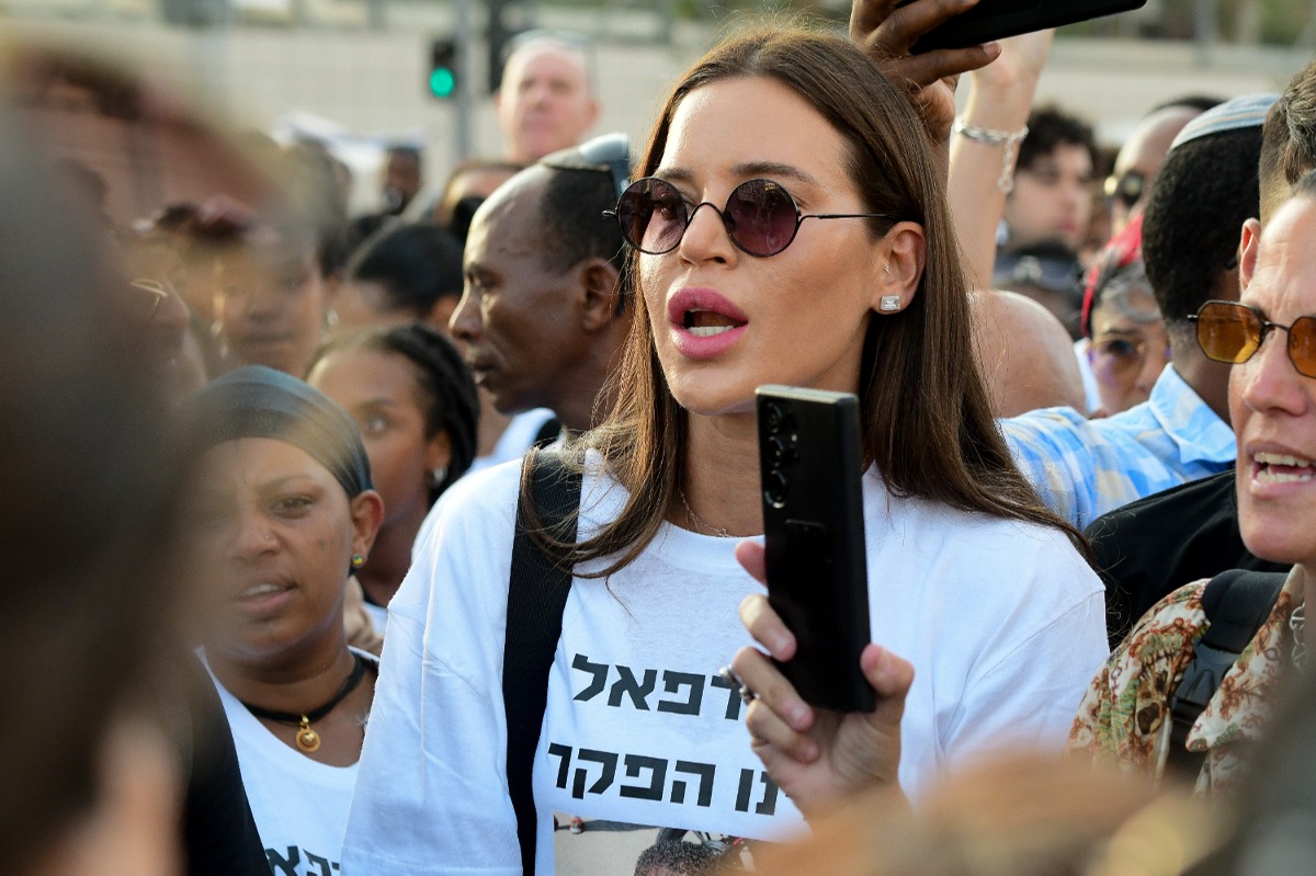 נטלי דדון בהפגנה: "נדלקו לי הנורות האדומות"