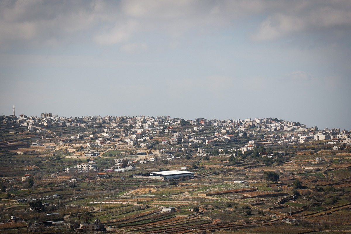 הכפר בית אומר, נמצא על ציר 60