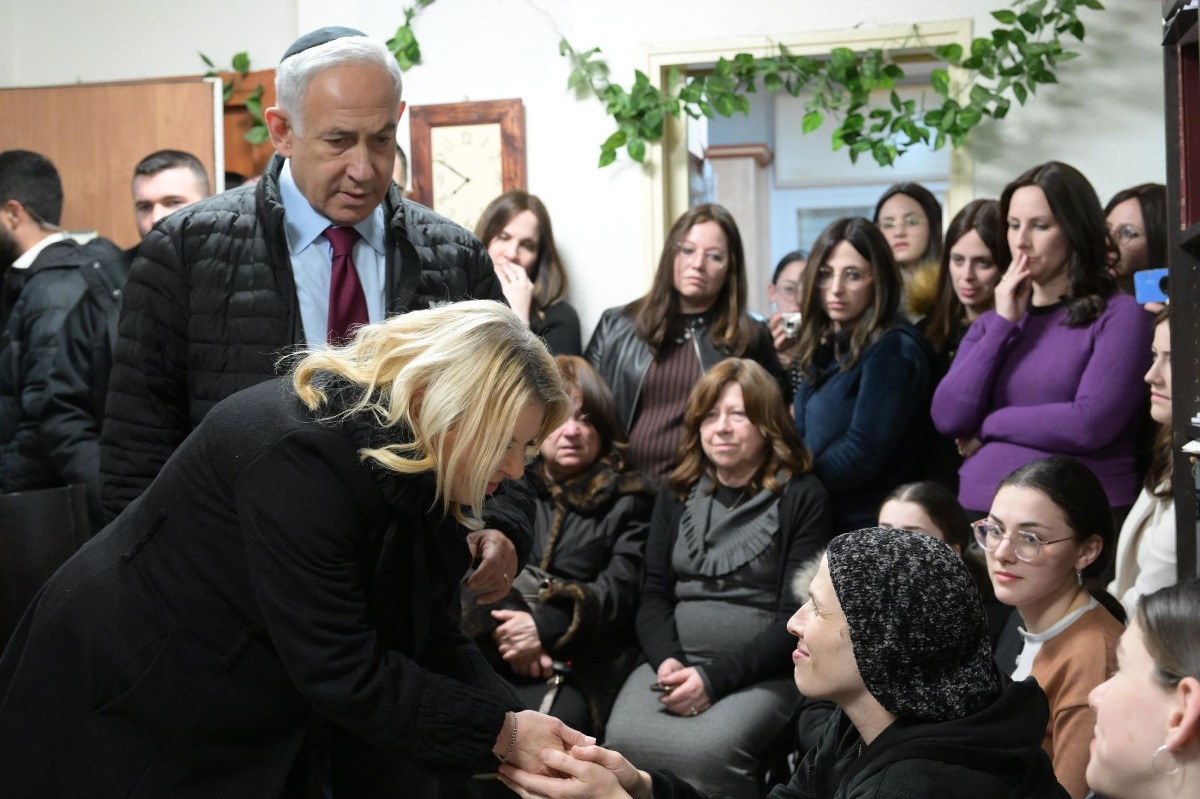 נתניהו ורעייתו בביקור הניחומים