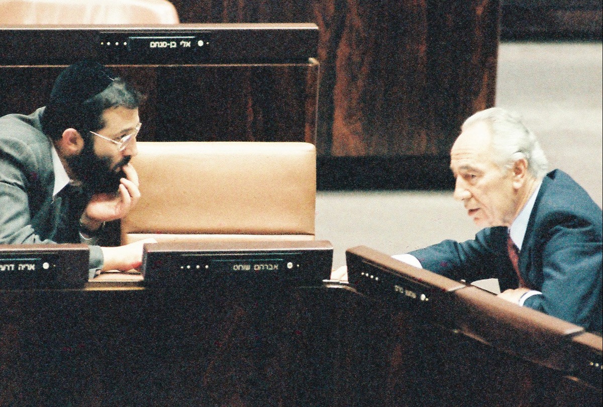 אריה דרעי עם פרס, 1993