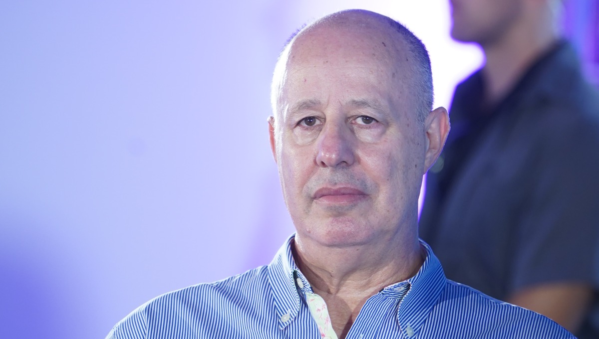 צחי הנגבי, "היחסים הדוקים"