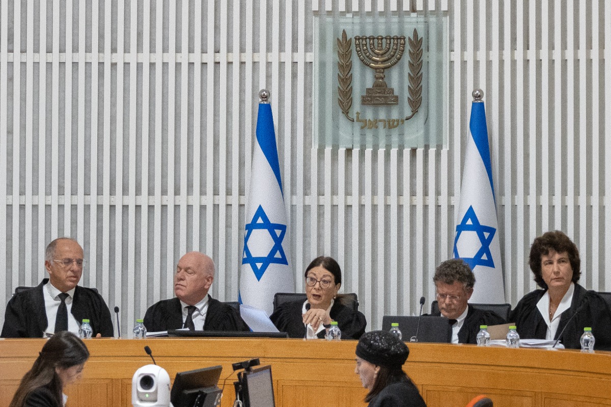 החמישיה הפותחת של בג"ץ