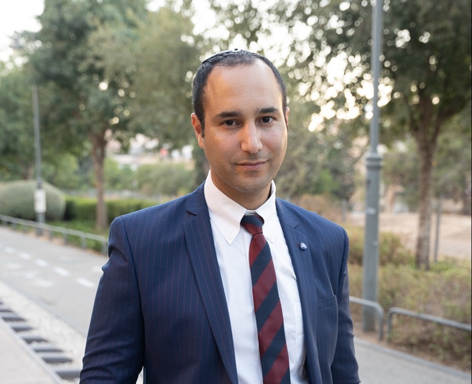 מתן אלקיים, "המצב בלתי נסבל"