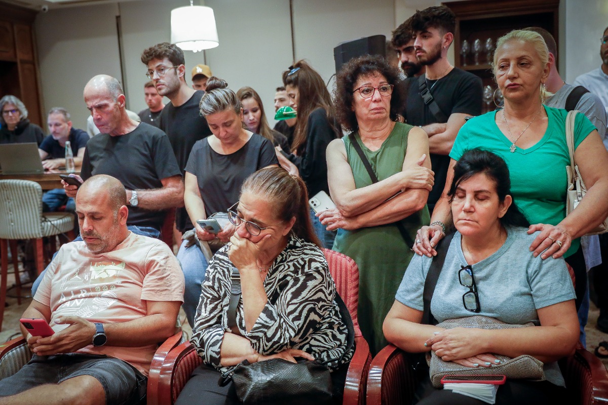 משפחות הנעדרים, הערב