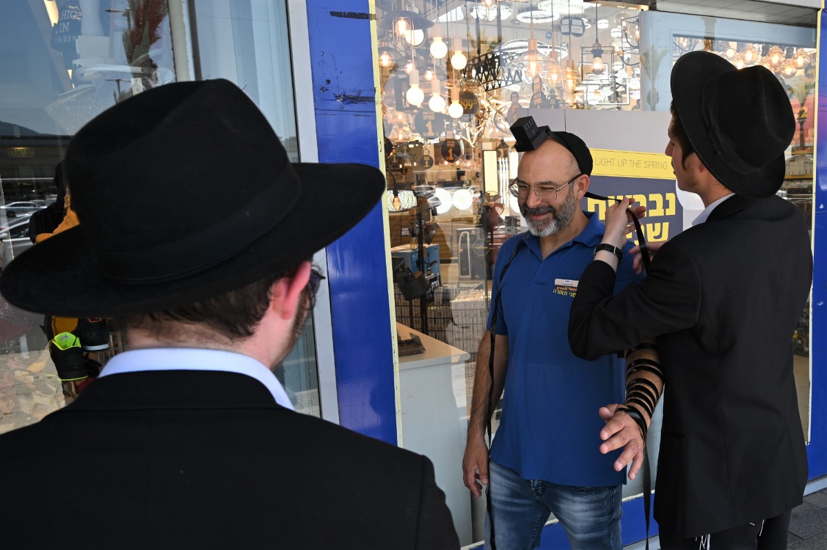 דוכן הנחת תפילין, "אין לי מילה רעה"