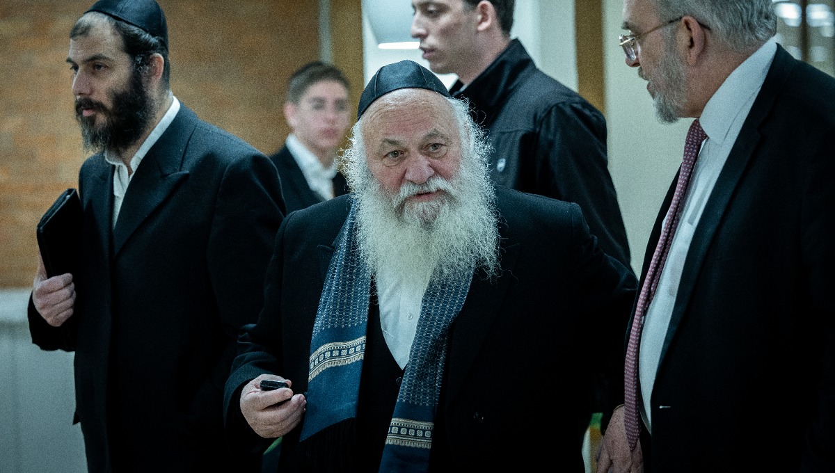 גולדקנופף, מחריף את הטון