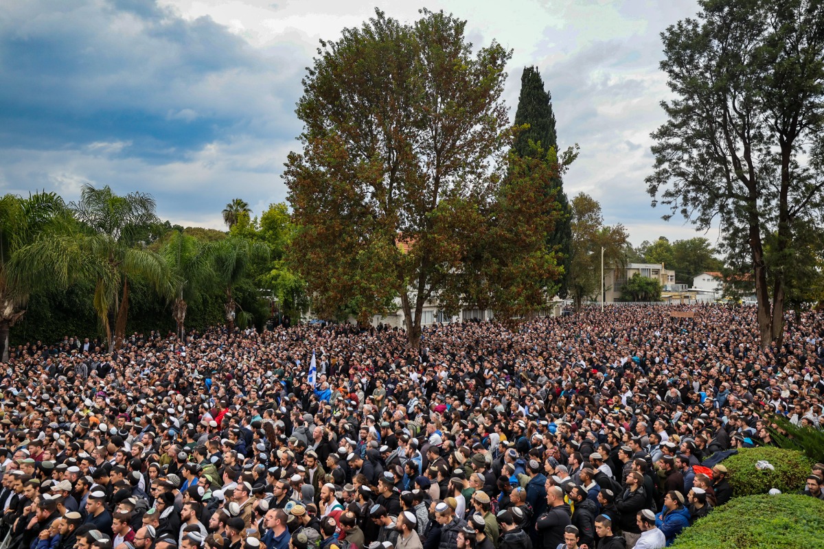 רבבות בהלווית הרב דרוקמן