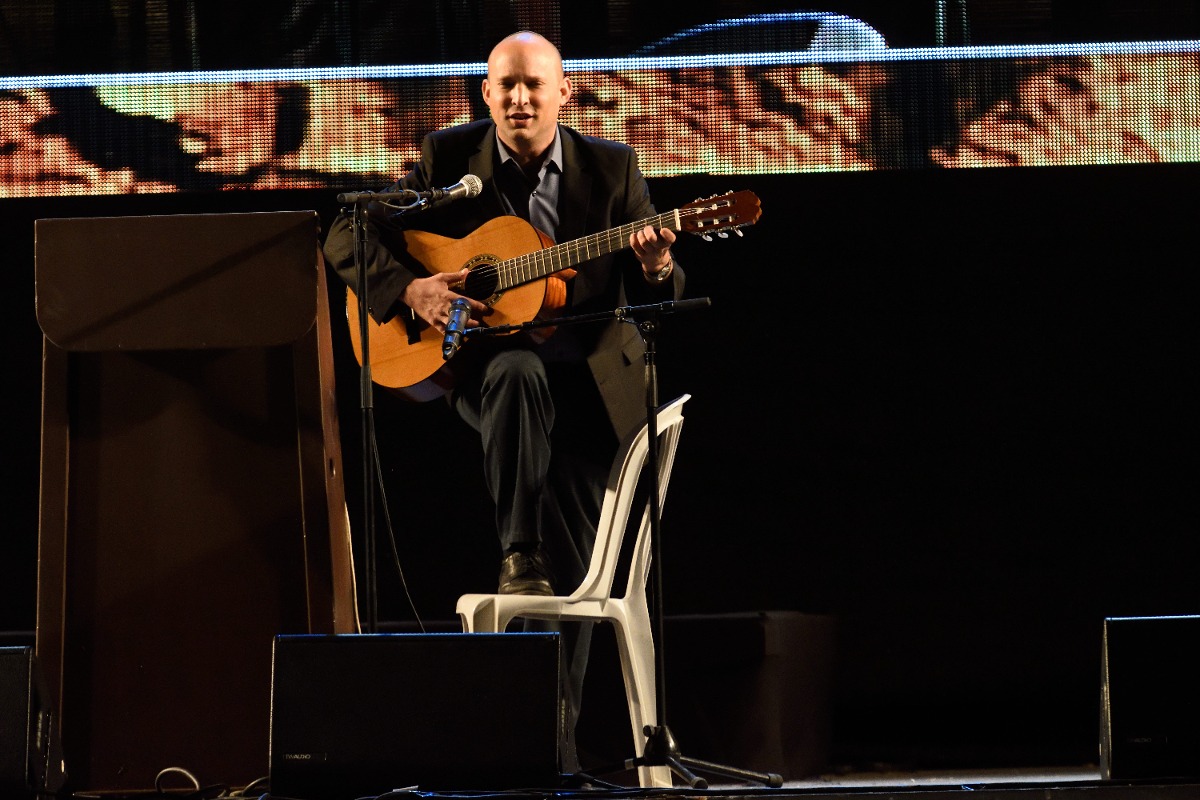 בנט עם הגיטרה, בחירות 2015