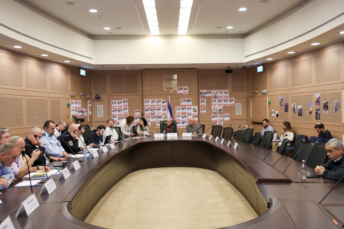 הדיון בוועדה, היום