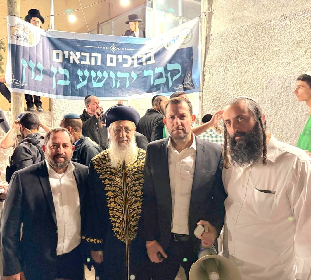 ההילולה בקבר יהושע בן נון, הלילה