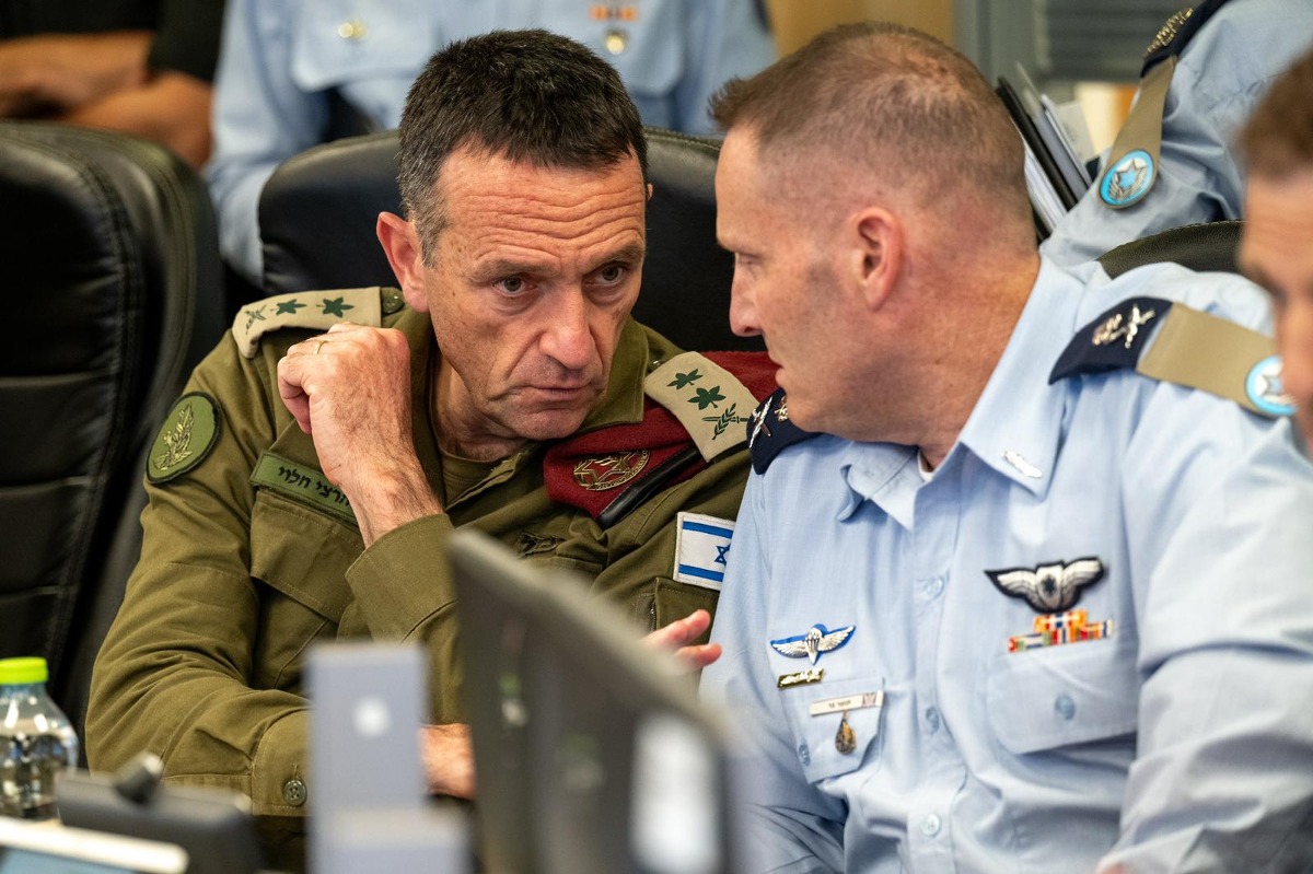 הרמטכ"ל ומפקד חיל האוויר, הלילה