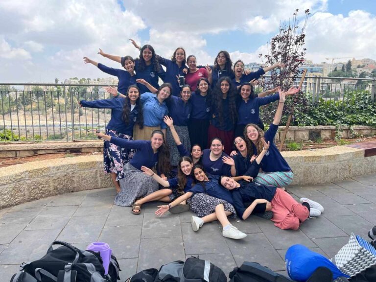 חניכות אריאל