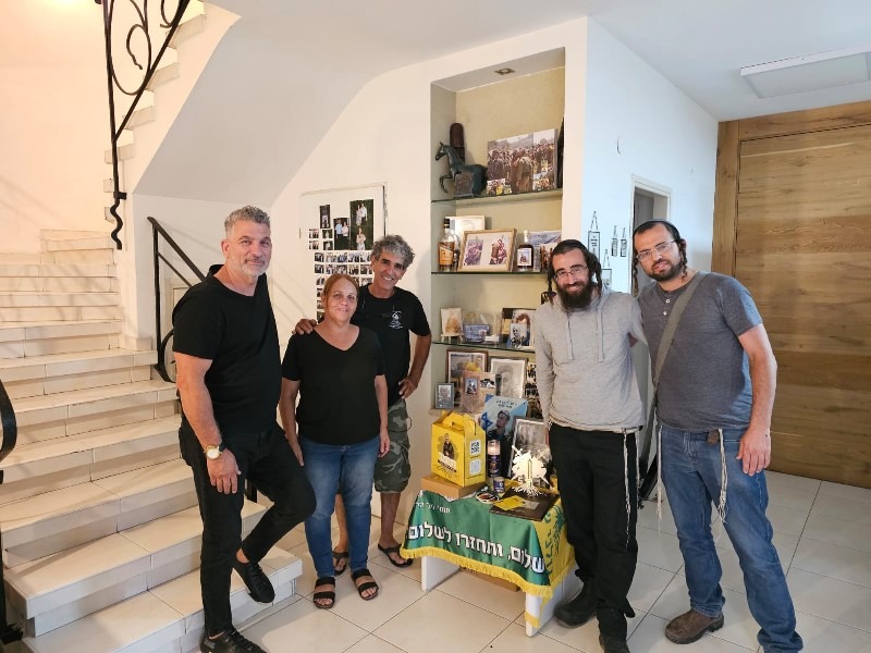 יוסף, אבישי והוריו של תומר
