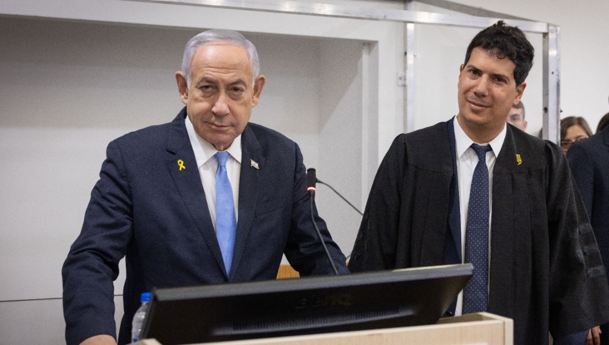 נתניהו ועורך דינו עמית חדד, היום