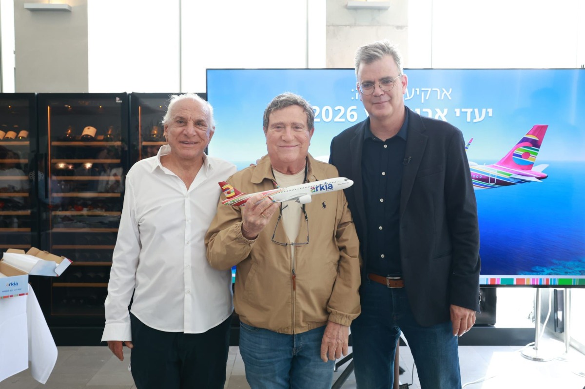 עוז ברלוביץ מנכ"ל ארקיע והזמר יהורם גאון