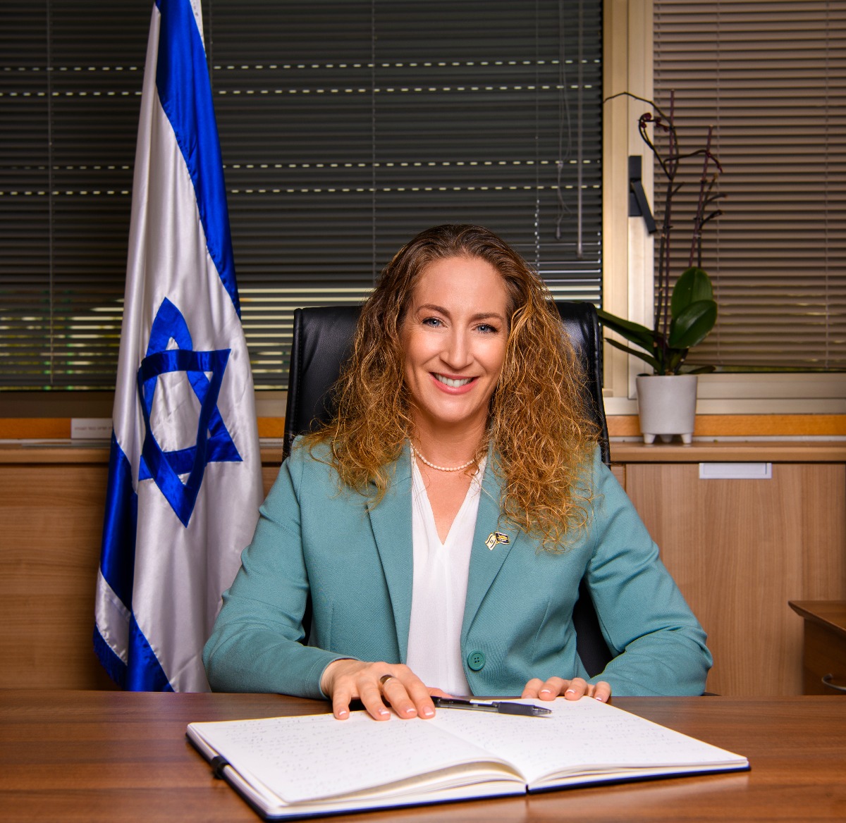 ענבר בזק, "אנחנו לא מעניינים"