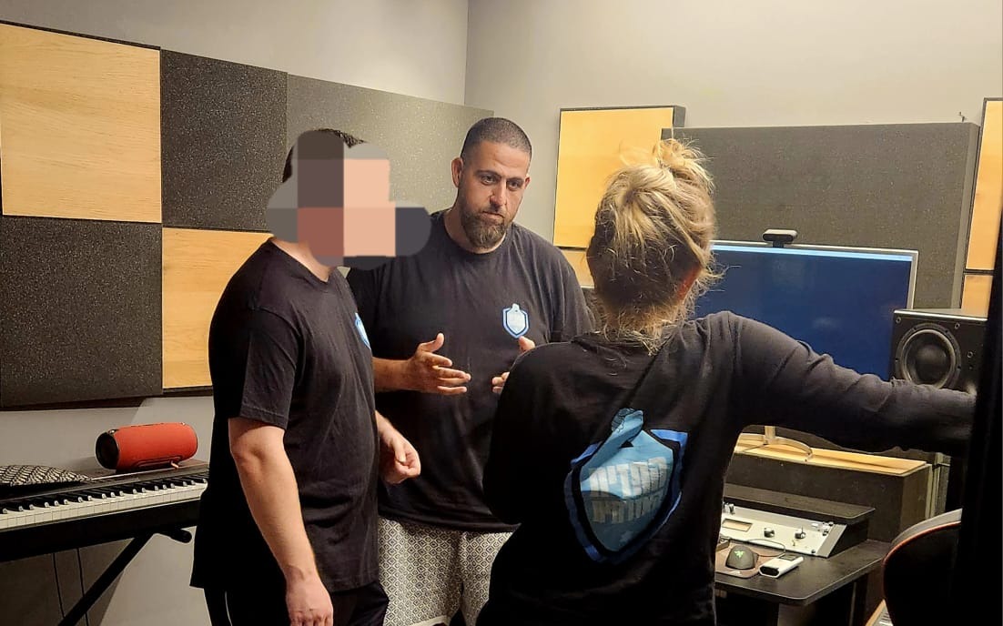 קריין הסרטונים, סיפור שלא יאמן
