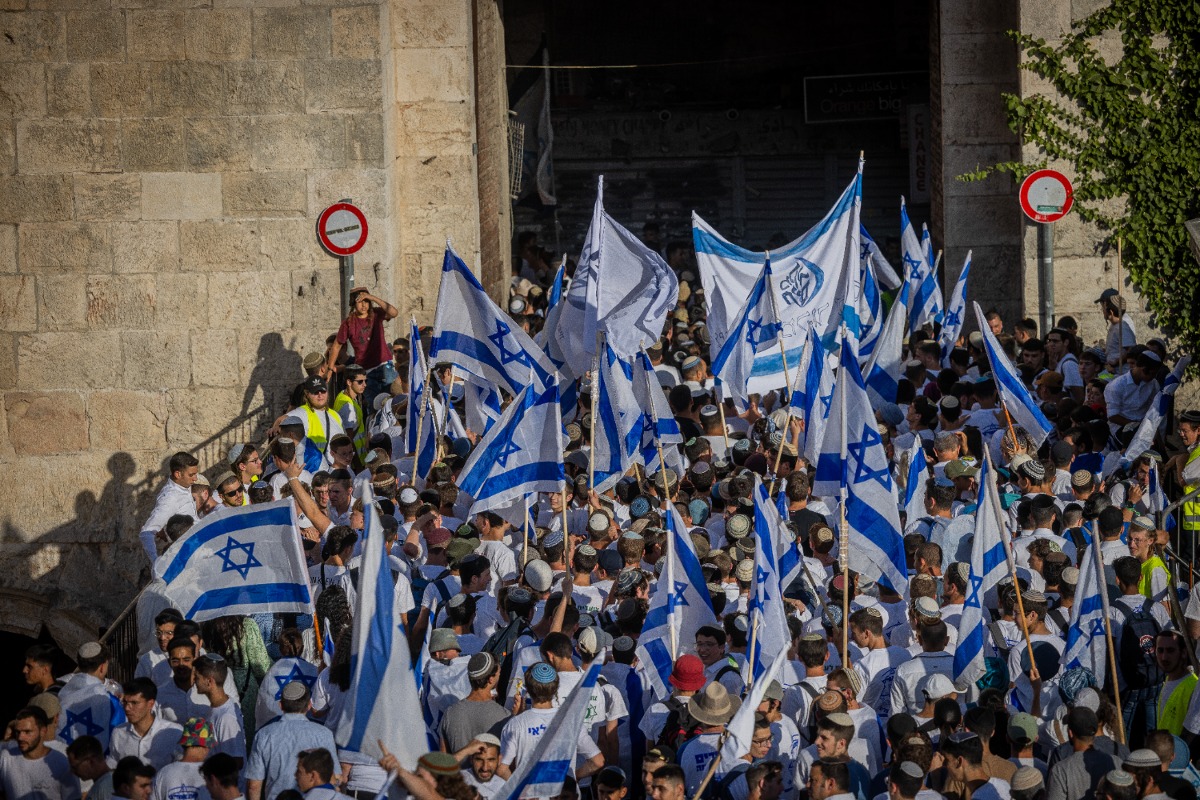 ריקוד הדגלים, "לא יועילו לנו תירוצים"