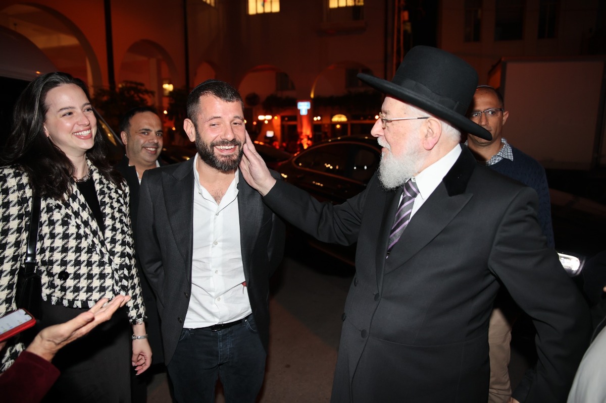 קורין וחילי נפגשים עם הרב לאו