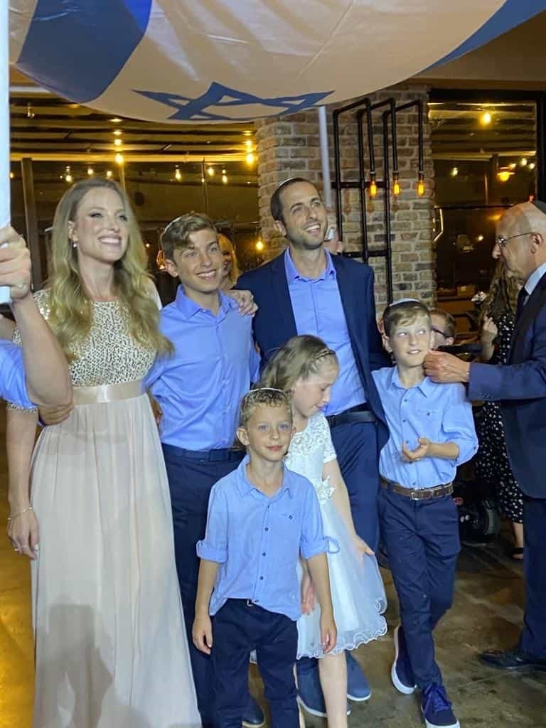 הדר מילר ומשפחתה
