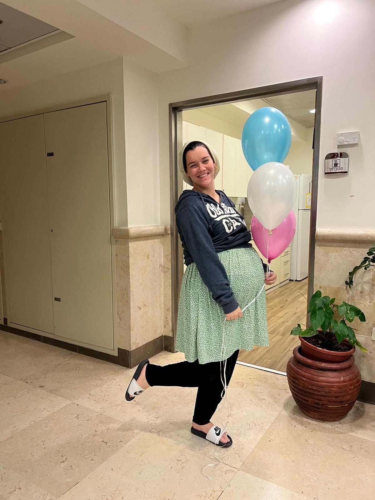 אביטל זלצמן בשמירת היריון
