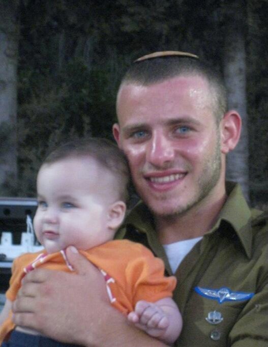 אסיף אלקיים בצעירותו