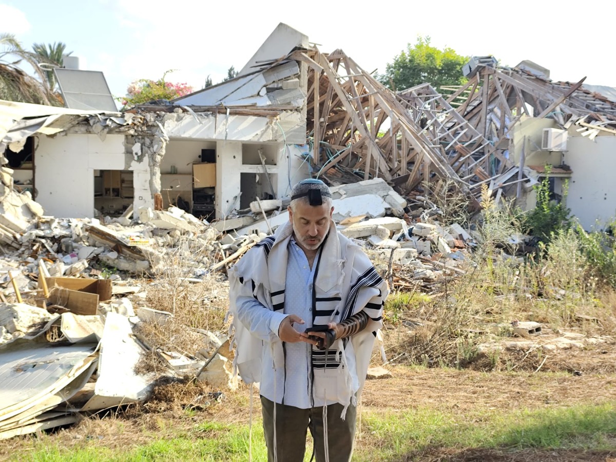 ינון מגל בכפר עזה