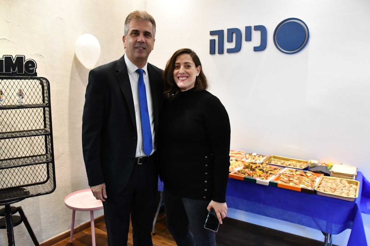 מורן שמואלוב והשר אלי כהן