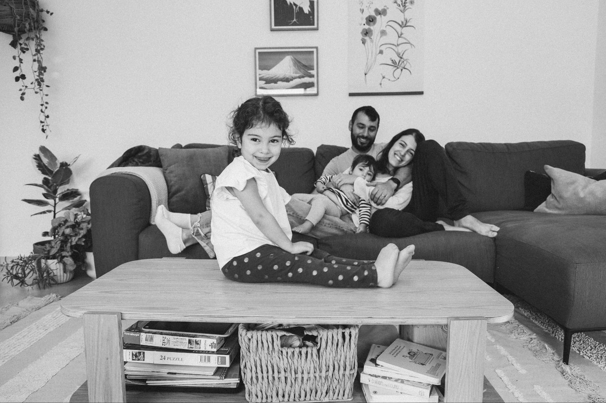 משפחת שנהל. "הוא הכי חסר לי כל ערב, כשהבנות הולכות לישון"