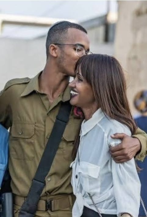 סמ"ר אוריה איימלק גושן ז"ל ואימו יפית