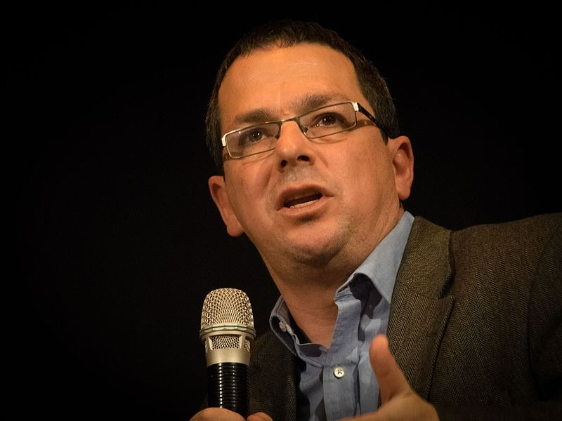 עמוס הראל, הכתב הצבאי של "הארץ"