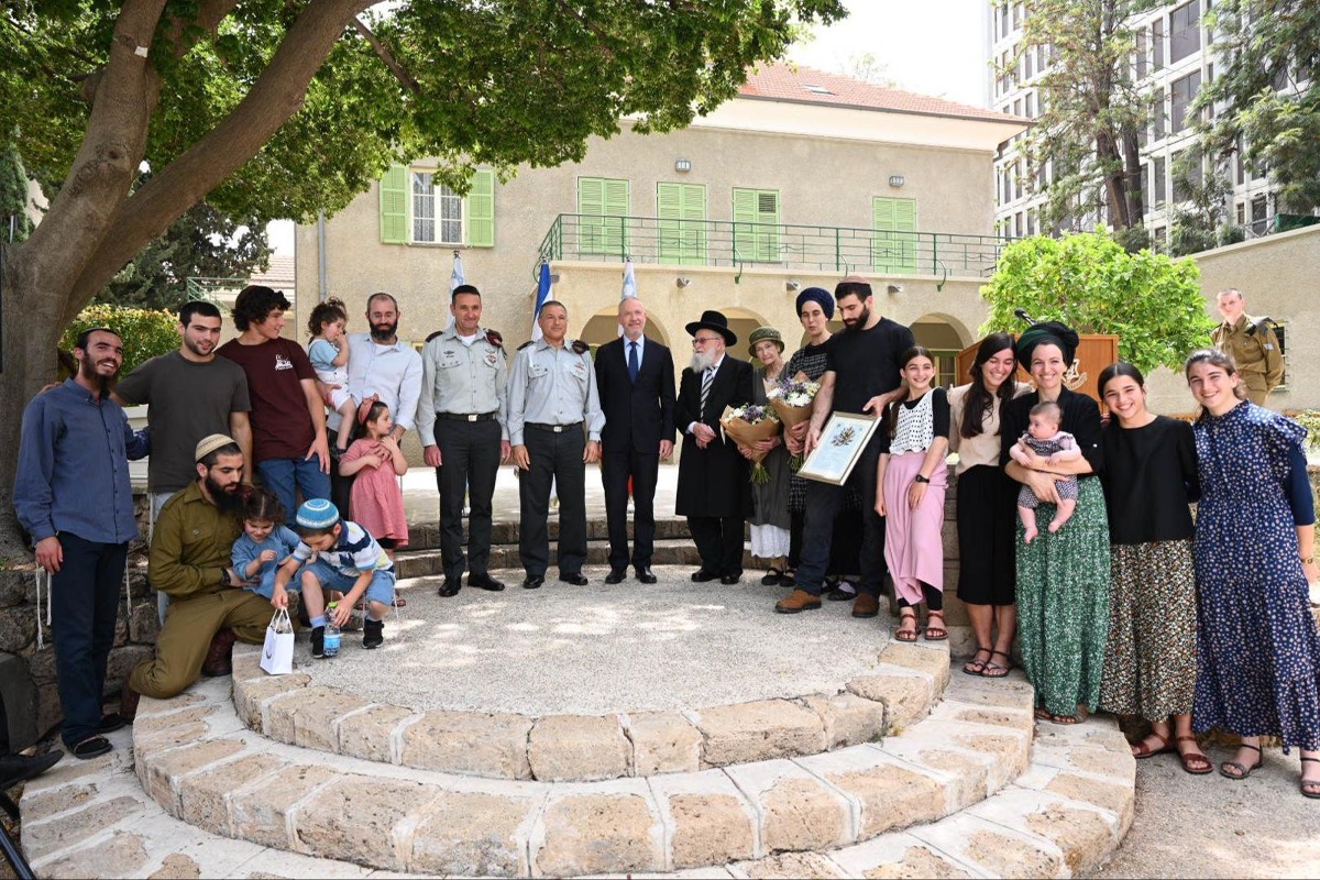 התמונה המרגשת של האלוף הסרוג ועשרת ילדיו