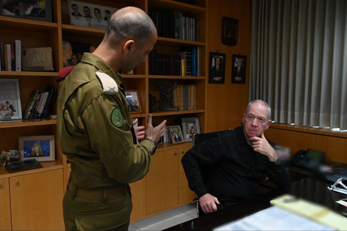 שר הביטחון גלנט בשיחה עם ראשי רשויות בעוטף