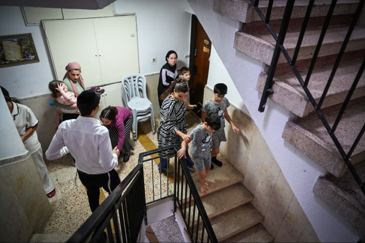 רקטות לעבר ישראל: ישראלים במרחב המוגן, 