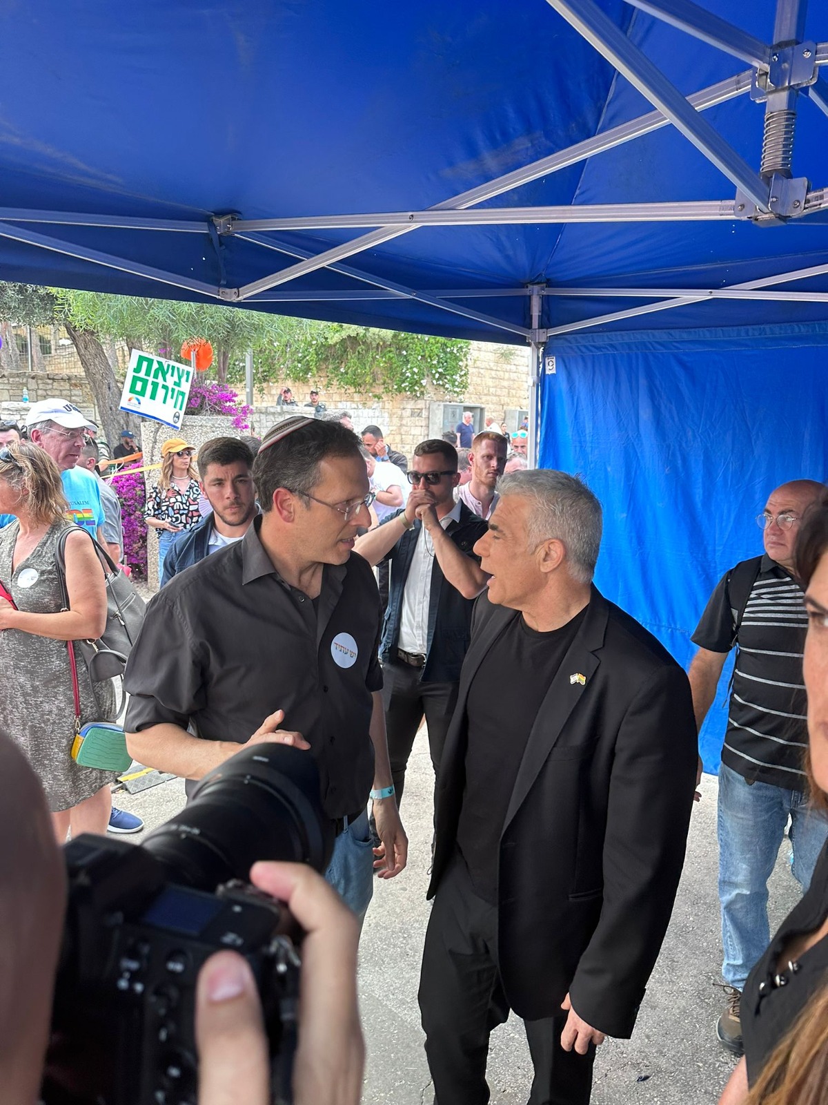 משה קינלי טור פז במצעד הגאווה בירושלים