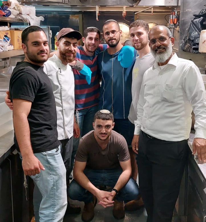הצוות שהכשיר את המסעדות