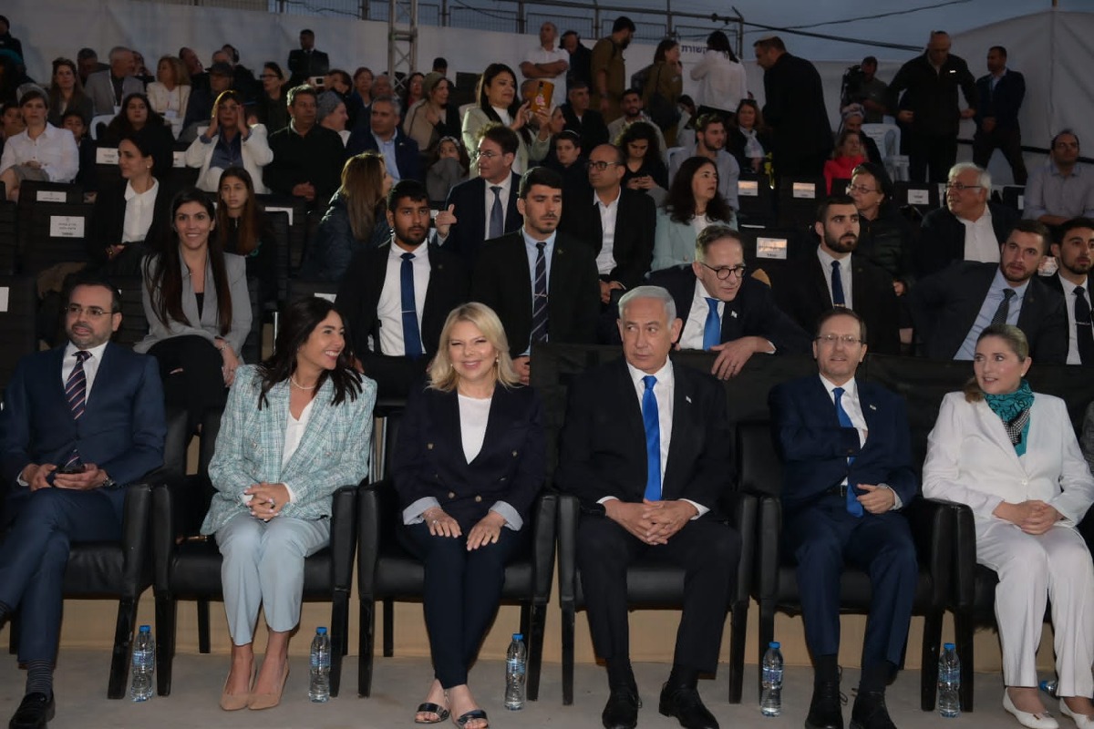 ראש הממשלה בנימין נתניהו ורעייתו שרה בעצרת הממלכתית לציון 56 שנים לשחרורה ולאיחודה של ירושלים, בגבעת התחמושת בירושלים.
